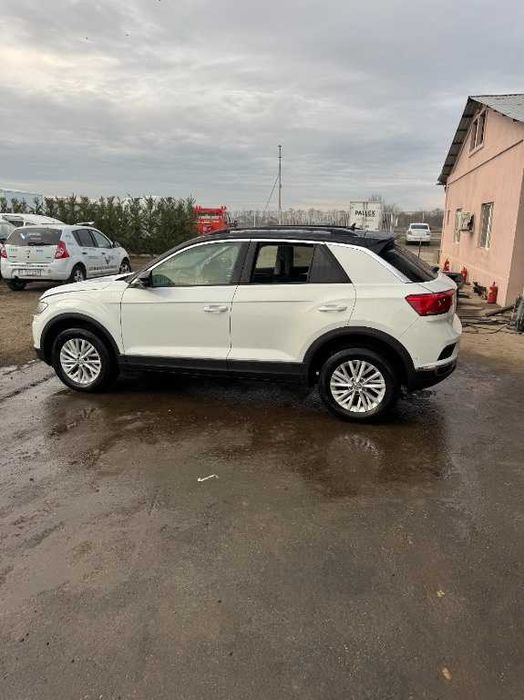 Dezmembrari Mocheta podea interior Volkswagen T-Roc 2020 SUV 999