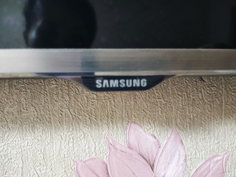 Samsung телевизор сатылады 109 см.