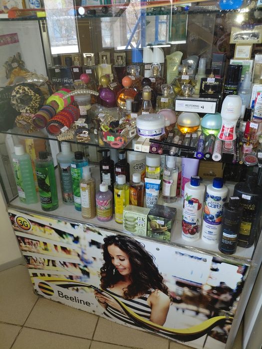 Продам витрину б/у 75000