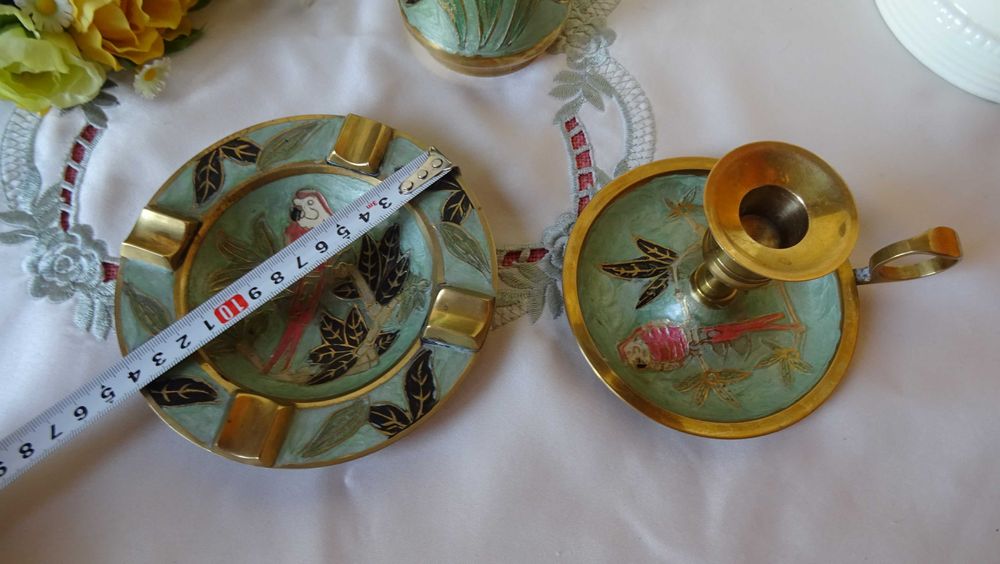 Винтидж комплект от ръчно рисувани масивни месингови съдове от Индия.