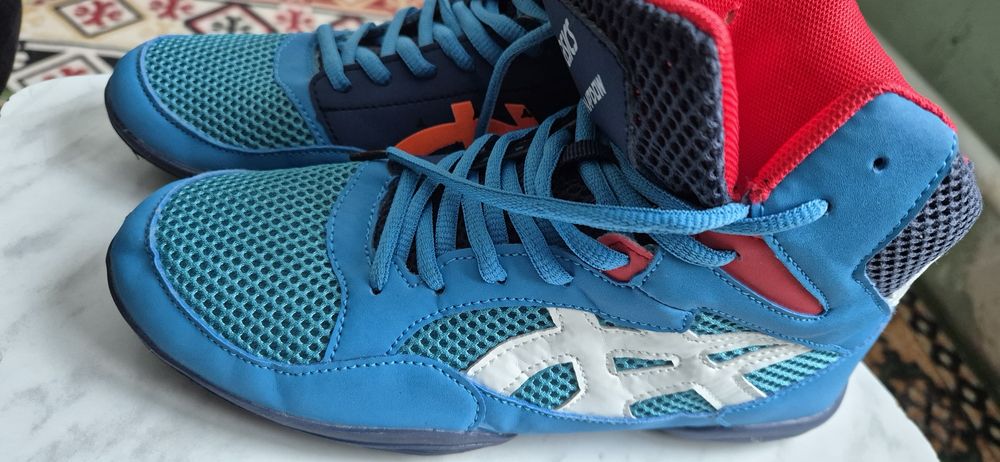 Продам новые борцовки