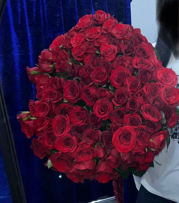 Красивый букет из роз