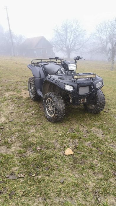 Vând atv polaris