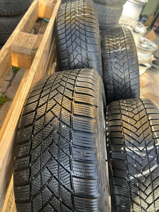 Зимни гуми 225 55 17  Дот 3323, 6мм грайфер Sportiva Snow Win 3