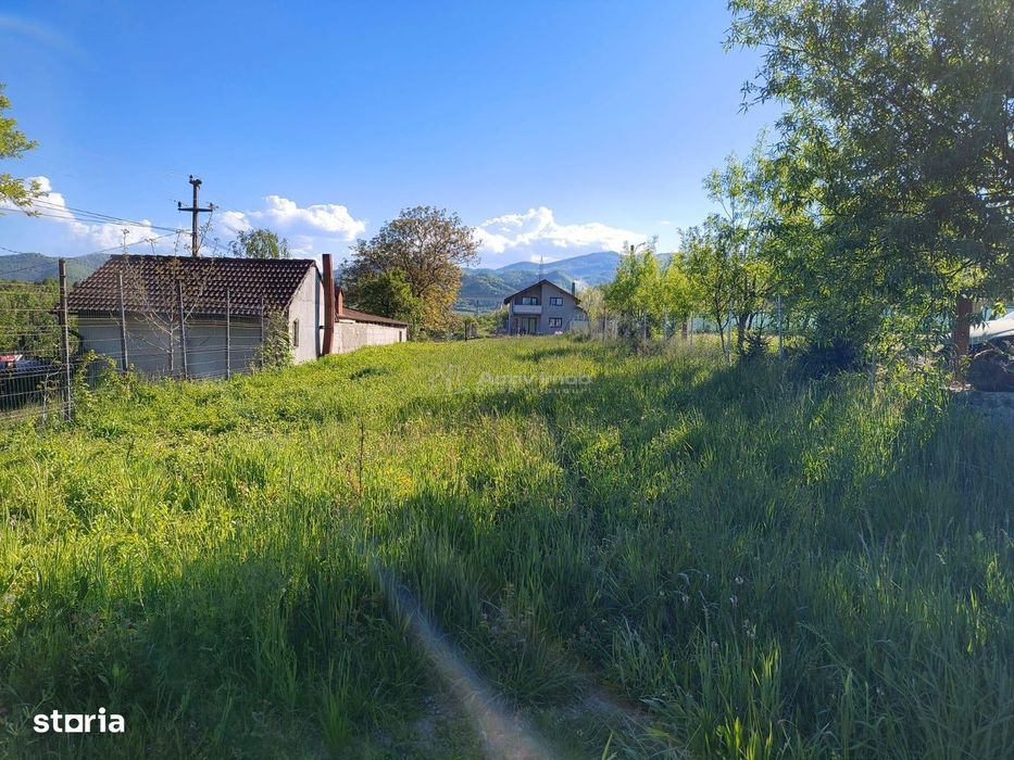Teren de vanzare langa Camping Rotarii cu proiect de casa
