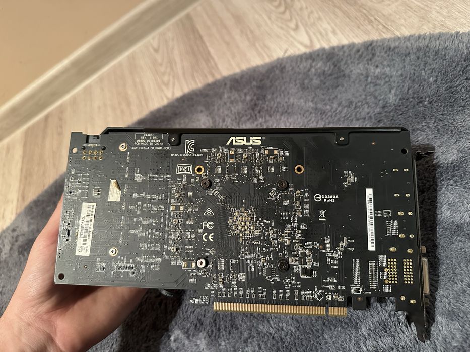 Vând placa video Rog Strix Rx 570 4gb Gaming