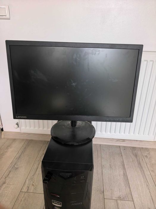 Vând sau schimb PC Gaming + Monitor Full HD | GTX 1650 4GB | Ryzen 3 | 8GB RAM | SSD NVMe