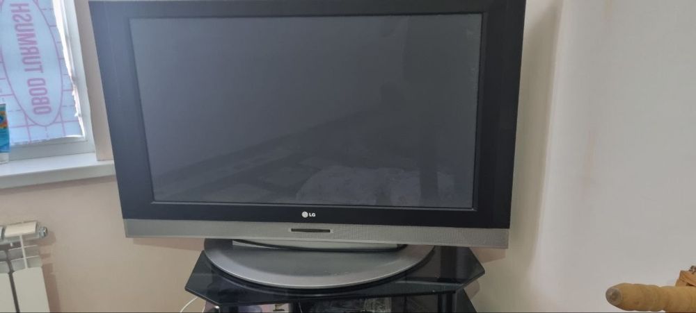 Телевизор LG , состояние идеально