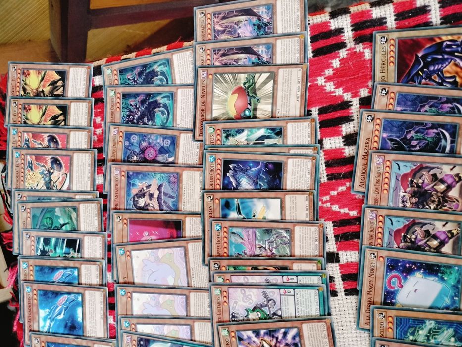 Lot 437 cărți Yu-Gi-Oh! originale (negociabil) în spaniola