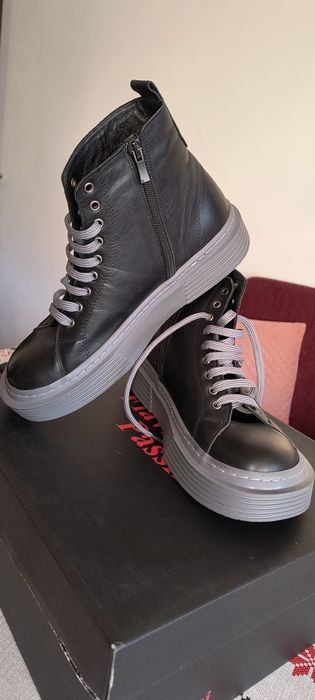 Bascheți damă, noi,  din piele naturală!