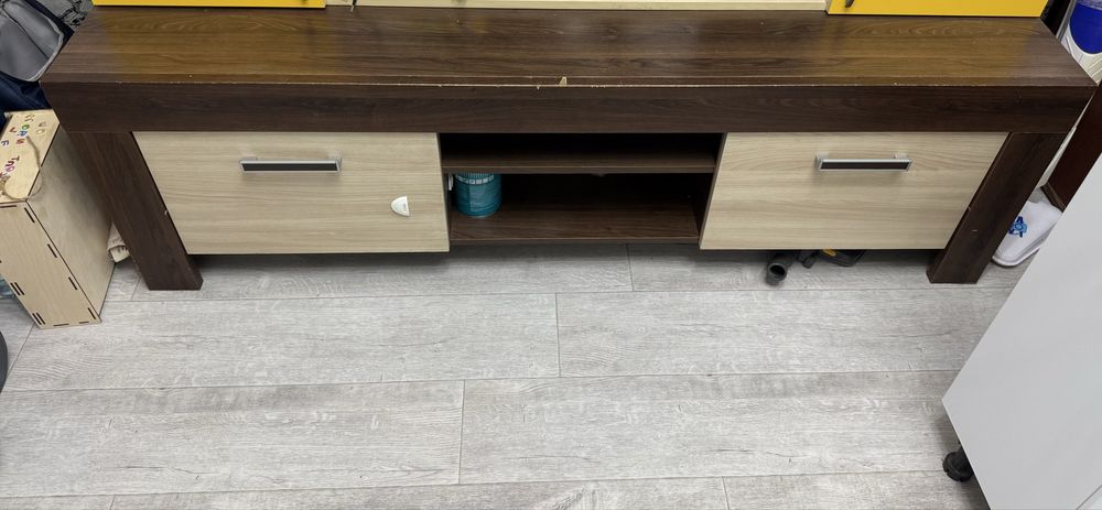 Продам тумбу в зал