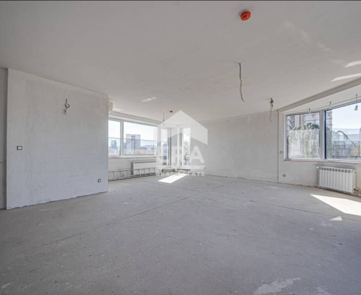 Продава се Многостаен апартамент в София, Изток - 562 кв.м за 1543 €/кв.м - Снимка #2