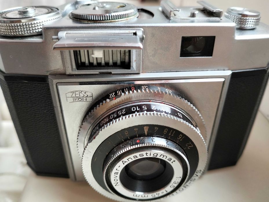 Zeiss Ikon Contina Novar-Anastigm at 1:3.5 f=45mm
