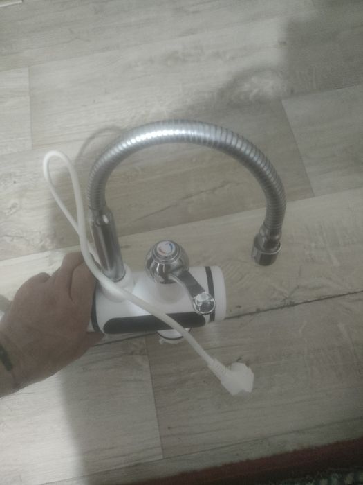 Продам смеситель,8к, находится в Алексеевке