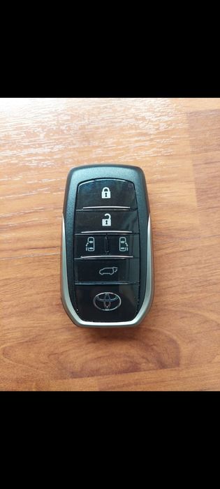 Срочно продам Тойота Ключ Новый