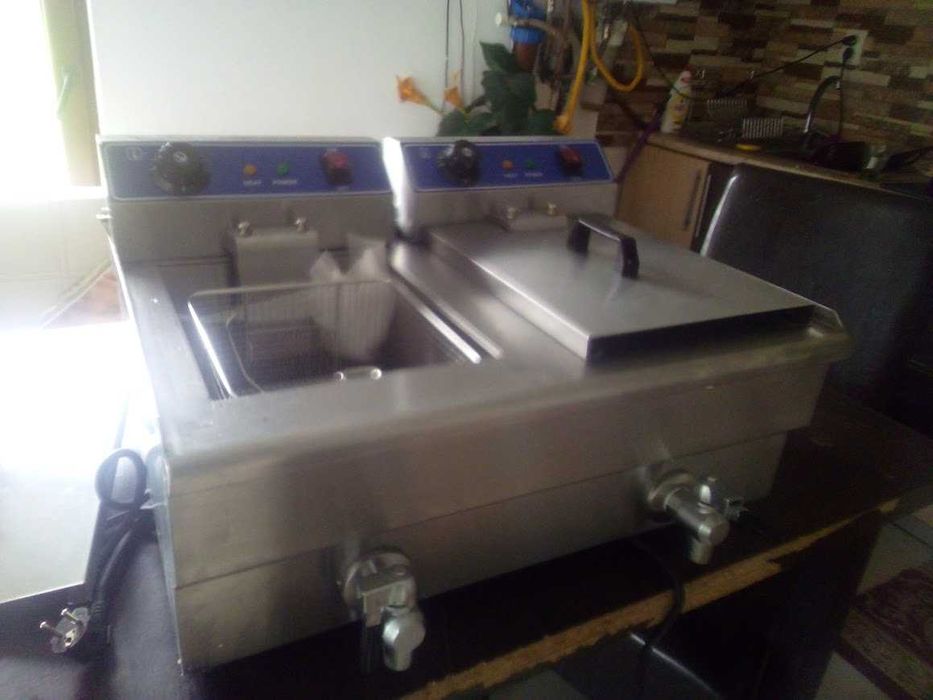 Friteuza,fripteosa,2x10 li noi sigilate,cu fara robineti scurger italy