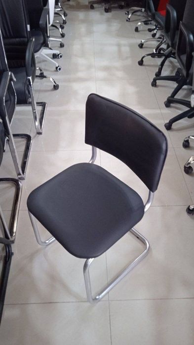 Stul silva metal karkaz xrom bo‘yoq bilan bo‘yalgan