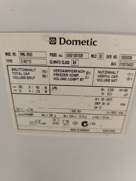 Хладилник за каравана на газ/12 и 220 волтаDometic RML 8550