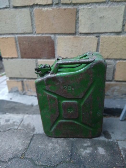 Продам канистры.