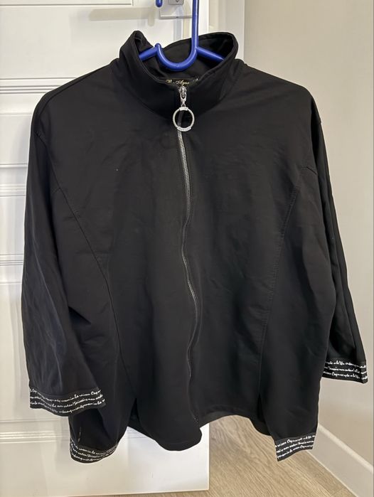 Кофта на замке женская