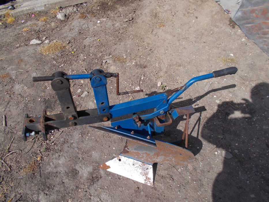 plug motocultor simplu si reversibil