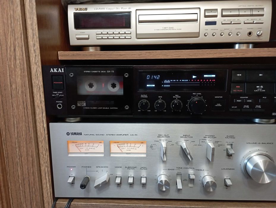 Кассетная дека Akai gx-73