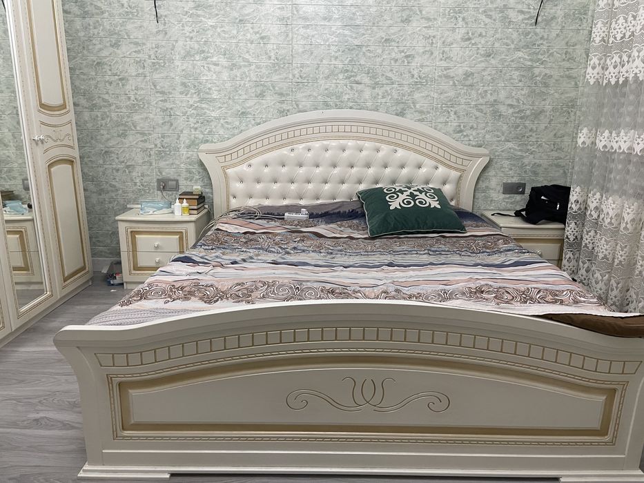 Спальный гарнитур