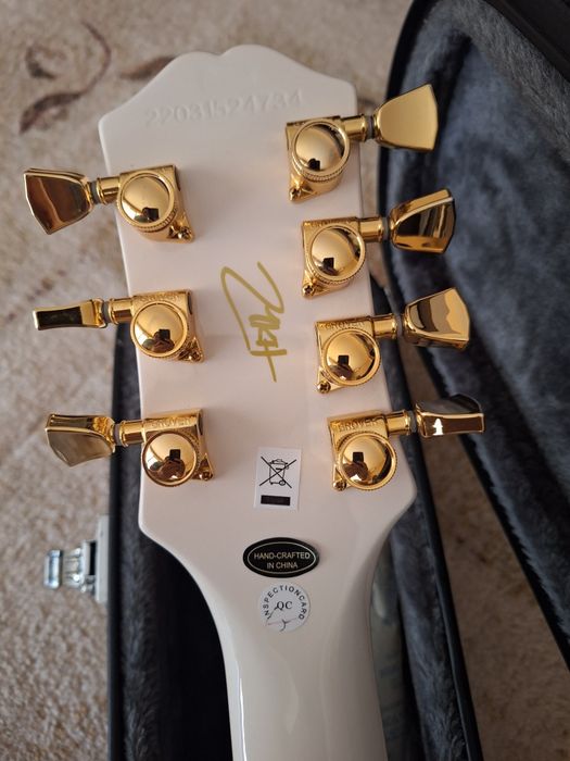Epiphone Matt Heafey Les Paul Custom 7 string bone white