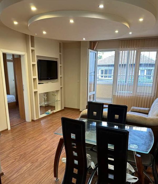 Дава се под наем Тристаен апартамент в Пловдив, Кючук Париж - 76 кв.м за 408 € - Снимка #1