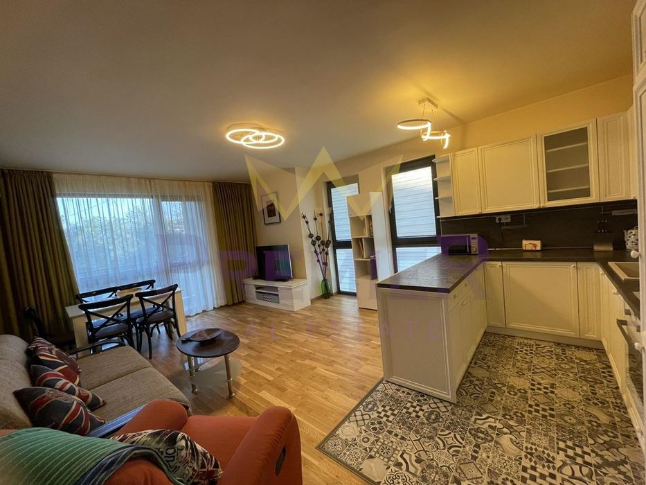 Дава се под наем Тристаен апартамент в Варна, Бриз - 70 кв.м за 816 € - Снимка #1