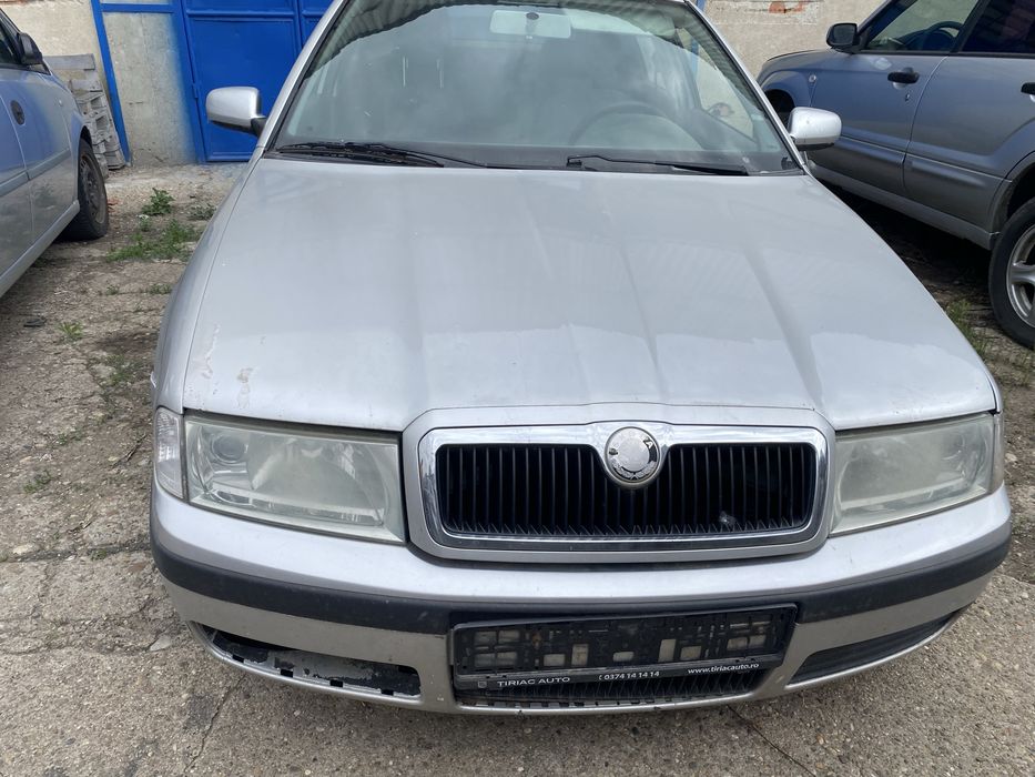 Skoda Octavia 1 faruri cu lupa capota nubara fata aripa stanga dreapta