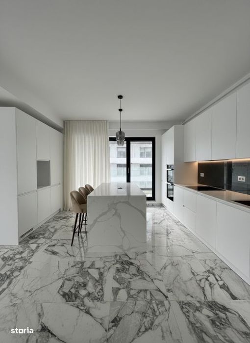 PRIMA LINIE LA MARE cu terasa, piscina si parcare privata | Casa del M — fotografia 3