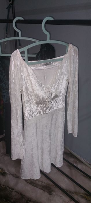 Продам платье велюровое