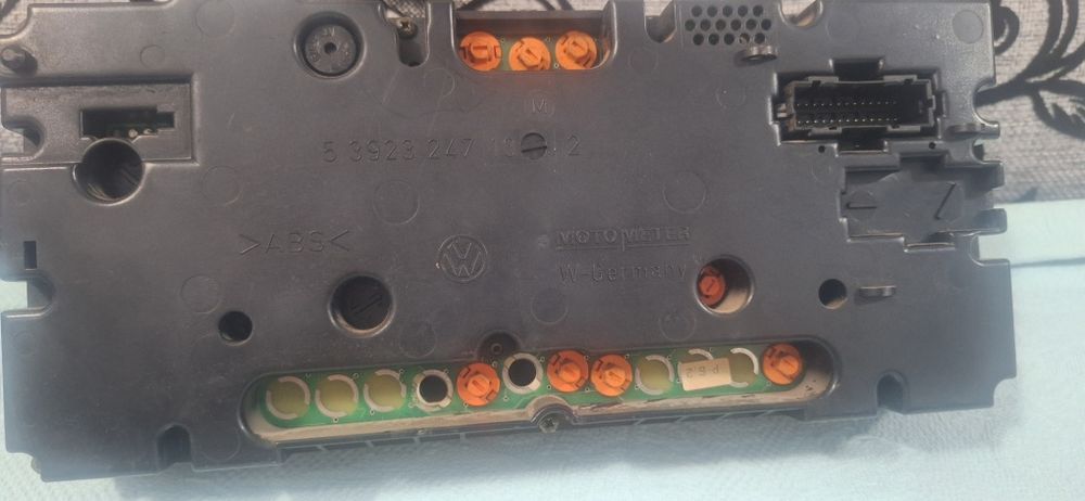 Продам щиток прибор от Гольфа 3ки.