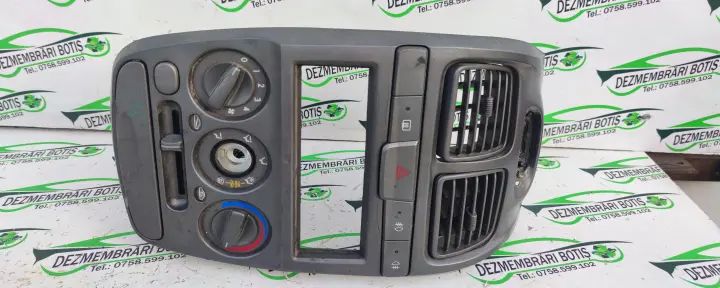 Consola centrala Hyundai Accent 2000 1.3 MT (85 hp)
