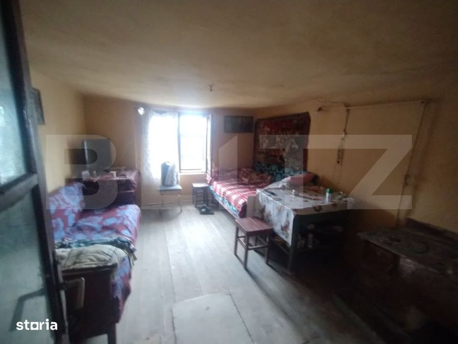 Casa batraneasca, 70 mp, teren 25 ari, orasul Beclean