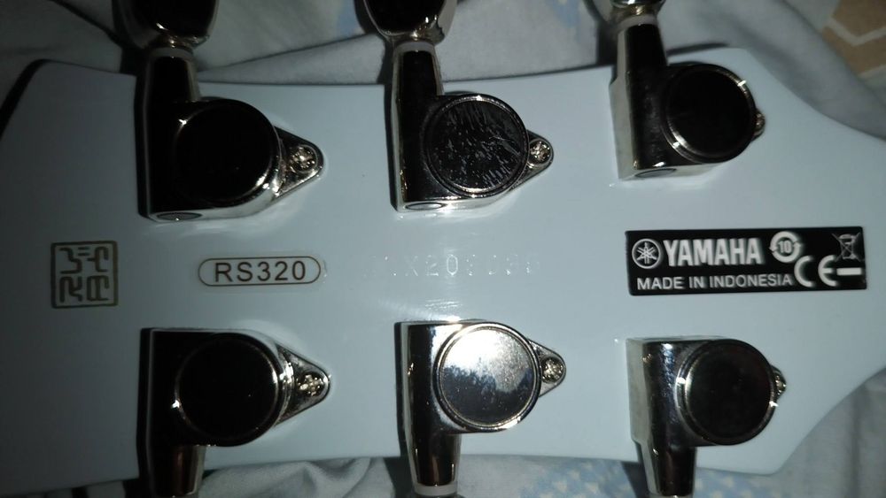 Гитара Yamaha pc320