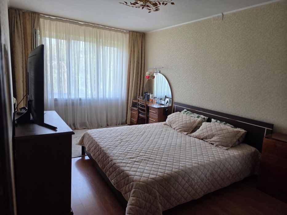 Продам -4х комнатную квартиру