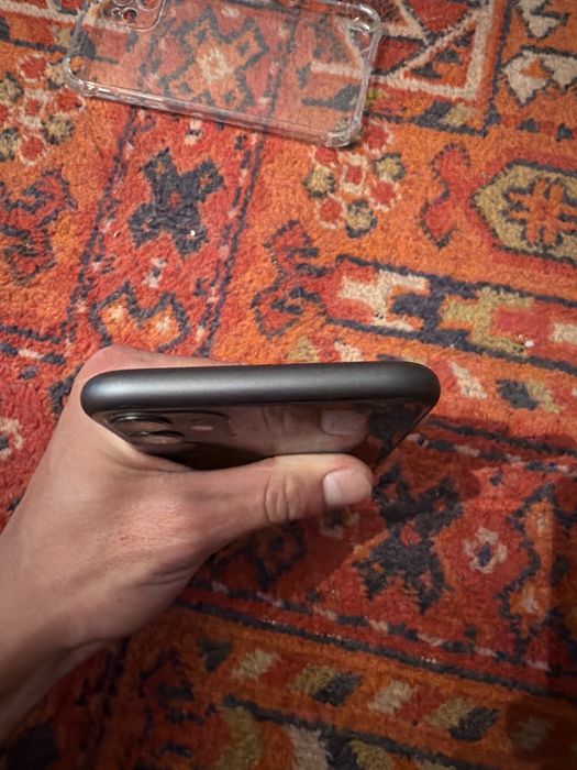 Iphone 11  черный