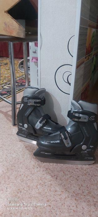 Продам детские коньки