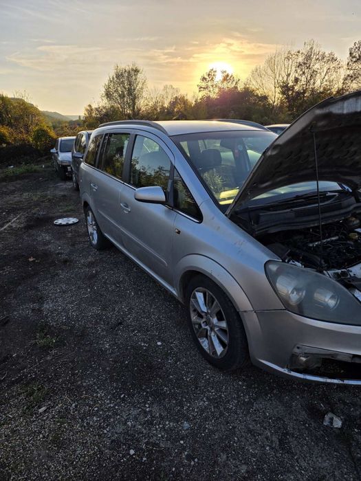 Opel Zafira 1.9 CDTI за части