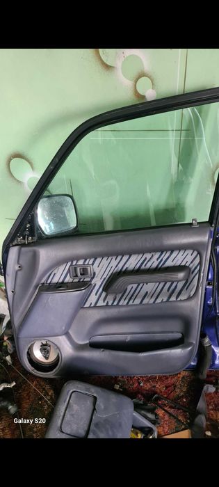 Продавам части за Toyota Land Cruiser 90. За повече информация относно наличните части и цени, пишете на лично съобщение.