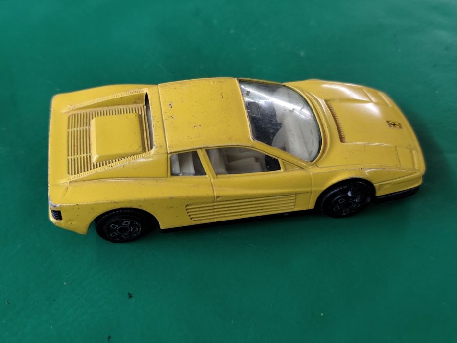 Количка burago ferrari testarossa 1/43 1984 г