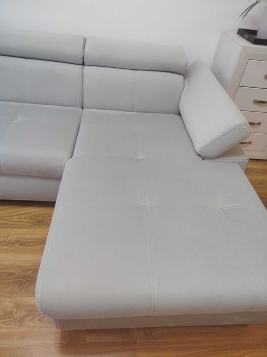 P. F. Vând coltar pat