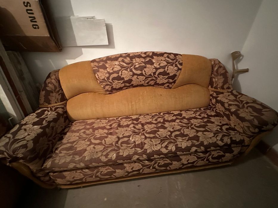 Продам диван и кресла