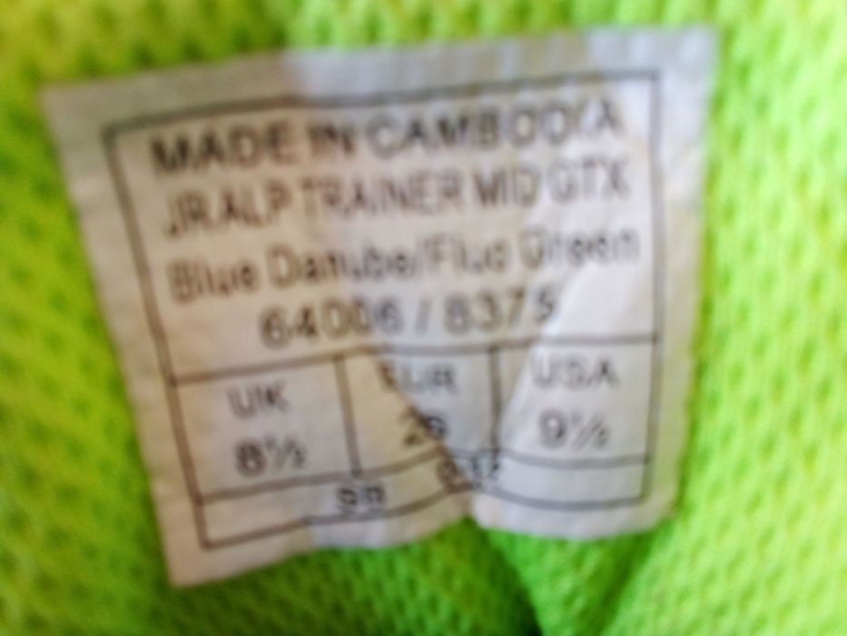 Салева, Оригинални, ефектни и удобни, детски обувки номер 26