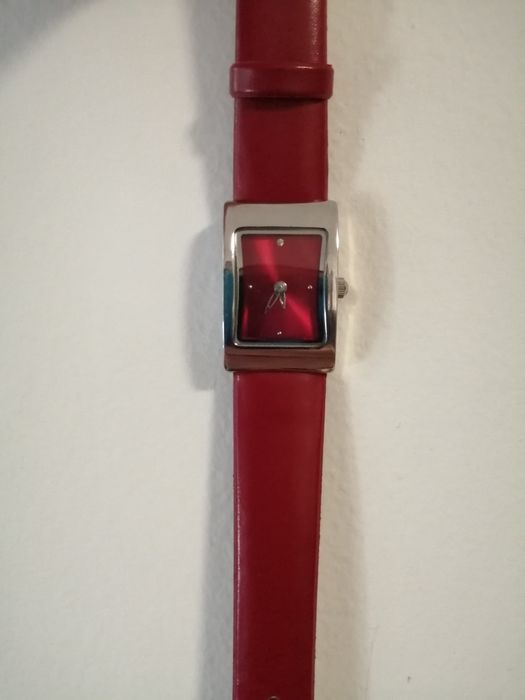 Дамски часовник нов