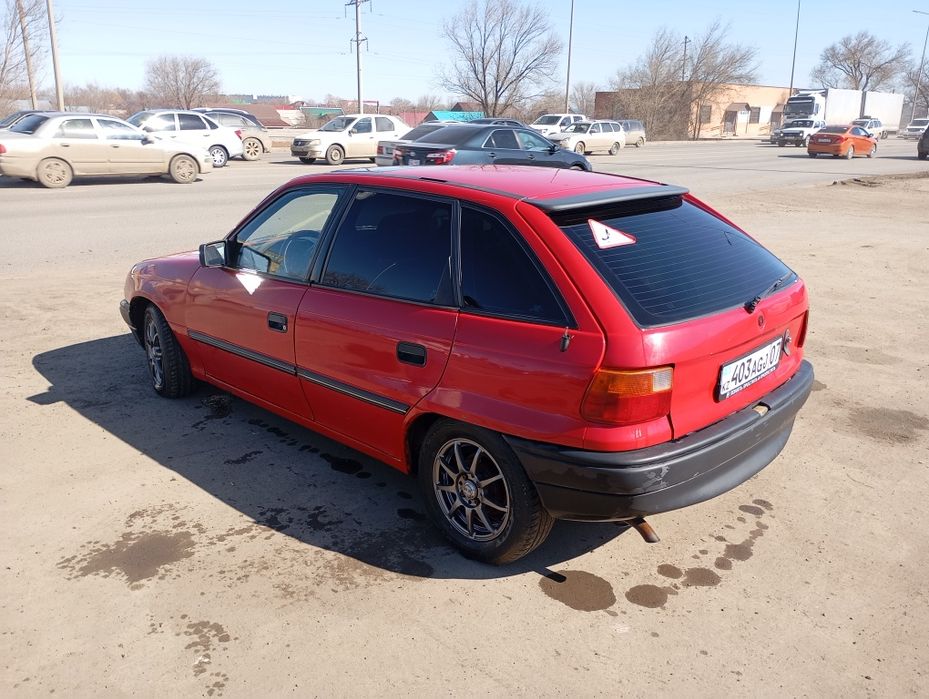 Продам Опель астра 1.8