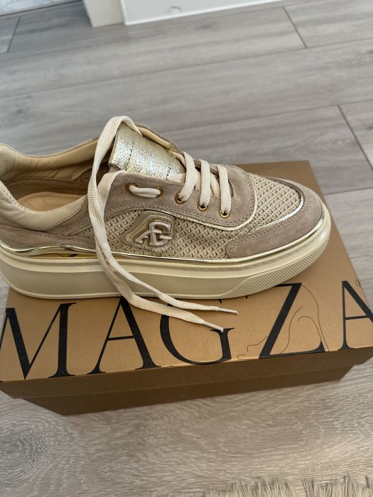 Кроссовки женские турецкого производителя