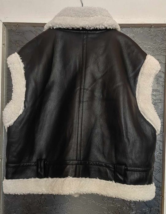 Нов кожен дамски елек.